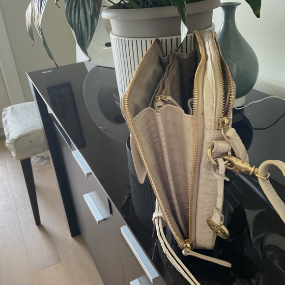 Brahmin Leather Crossbody with IPad pocket - Picture 3 of 5